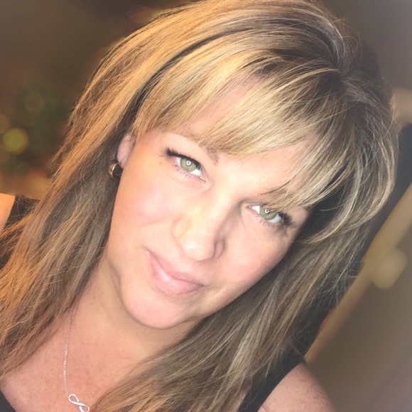 Meet your Posher, Patti - Picture 1 of 1